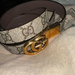 SOLD!Reversible Gucci Marmont belt